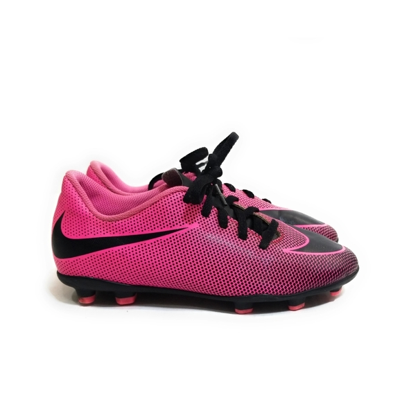 hot pink nike girl shoes